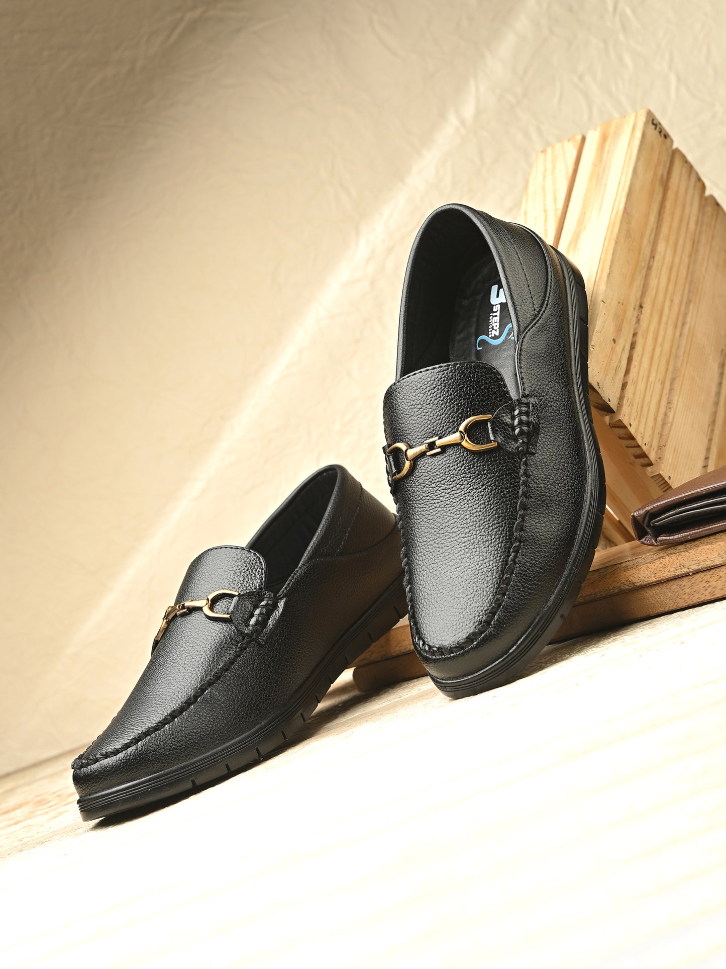 Men’s Premium Textured Leather Horsebit Loafers | Classic Black/Brown Slip-On Moccasins with Gold Metal Accent